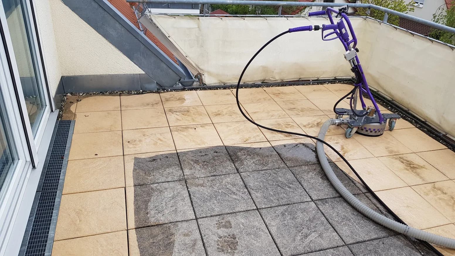 Terrassenreinigung in Waldenbuch: Heißwasserreinigung ohne Chemie durch HDR Wasserkraft